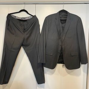 Rossini dark grey pin stripe 3 piece suit jacket 42r pant 36r